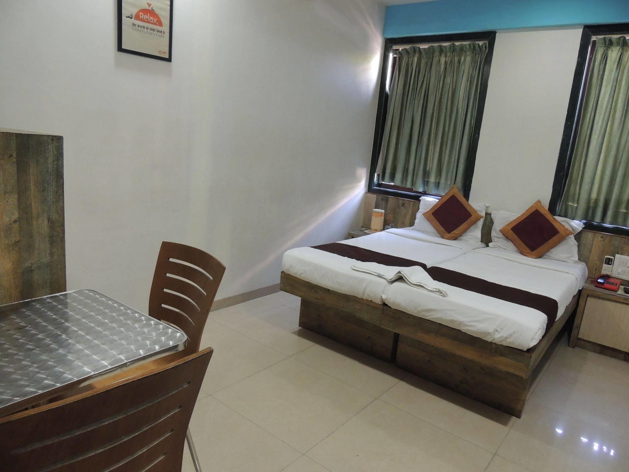 Fabhotel Galaxy Suite Bombay Exterior foto
