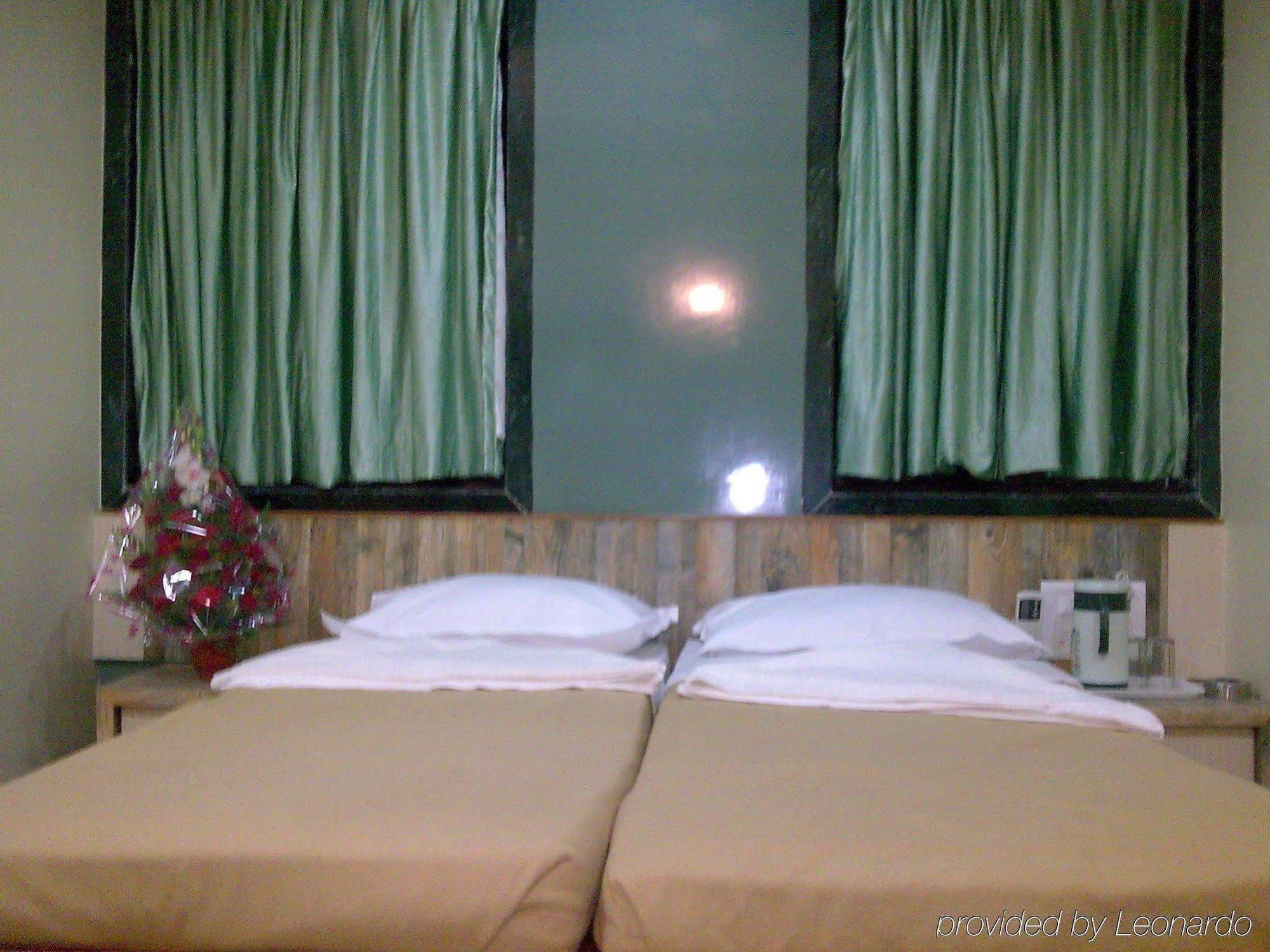 Fabhotel Galaxy Suite Bombay Exterior foto
